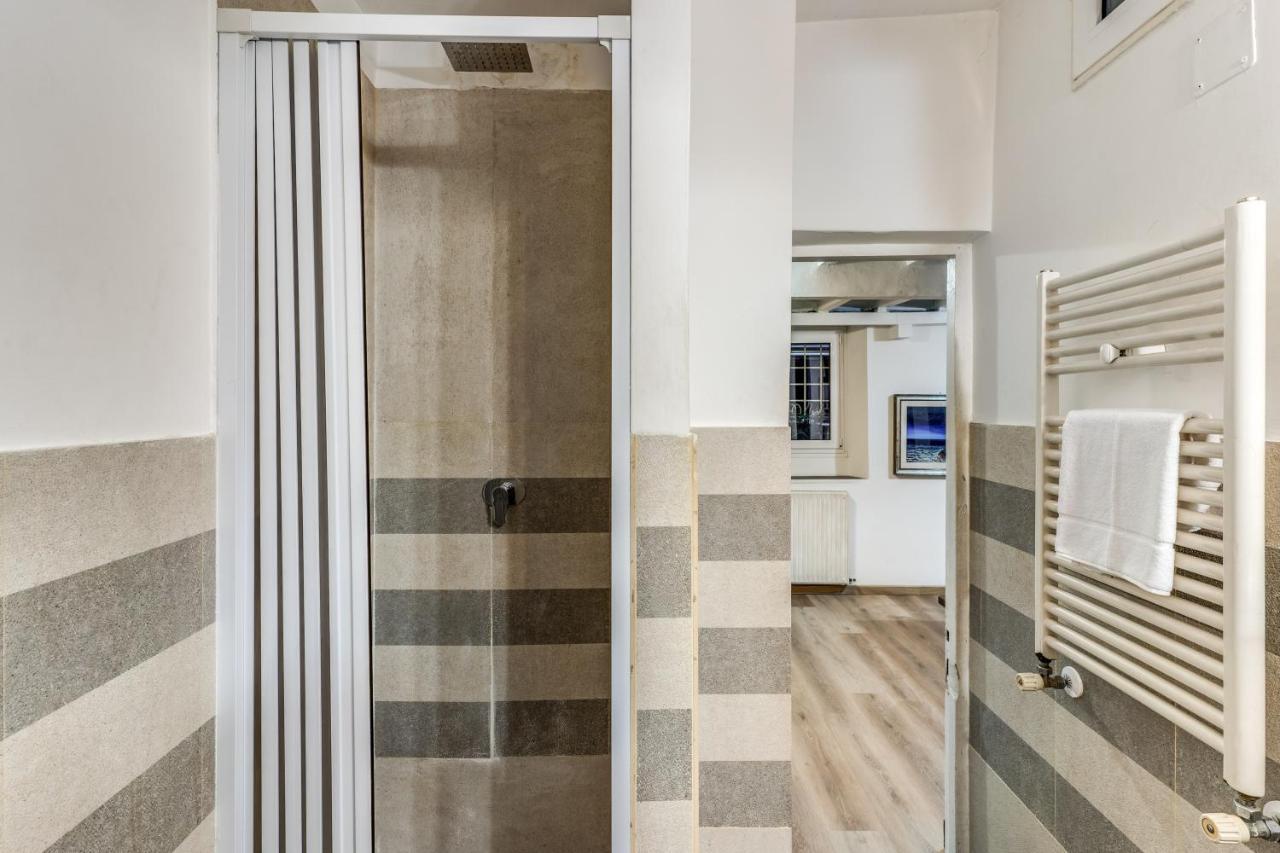 Lovely Spacious Apartment Near The Colosseum Рим Екстериор снимка