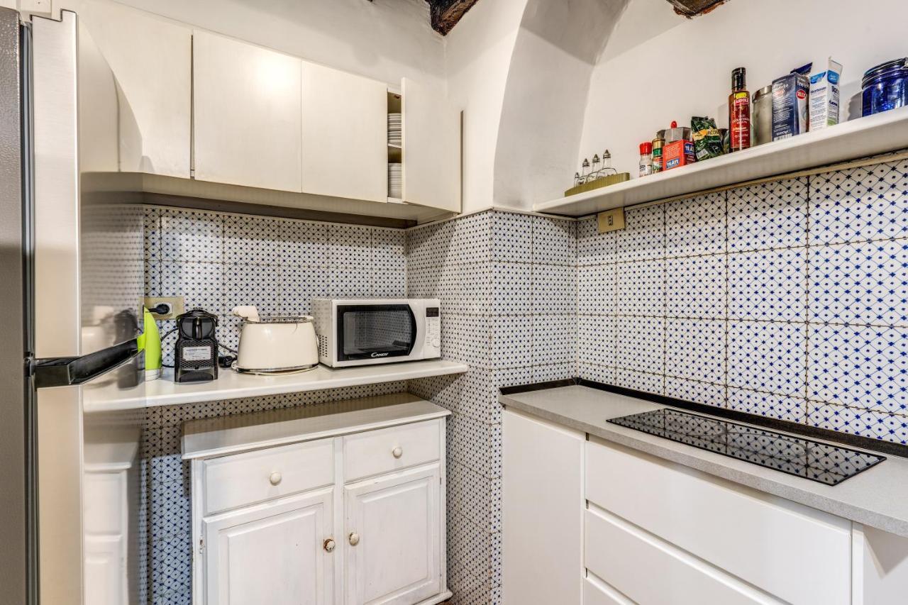 Lovely Spacious Apartment Near The Colosseum Рим Екстериор снимка
