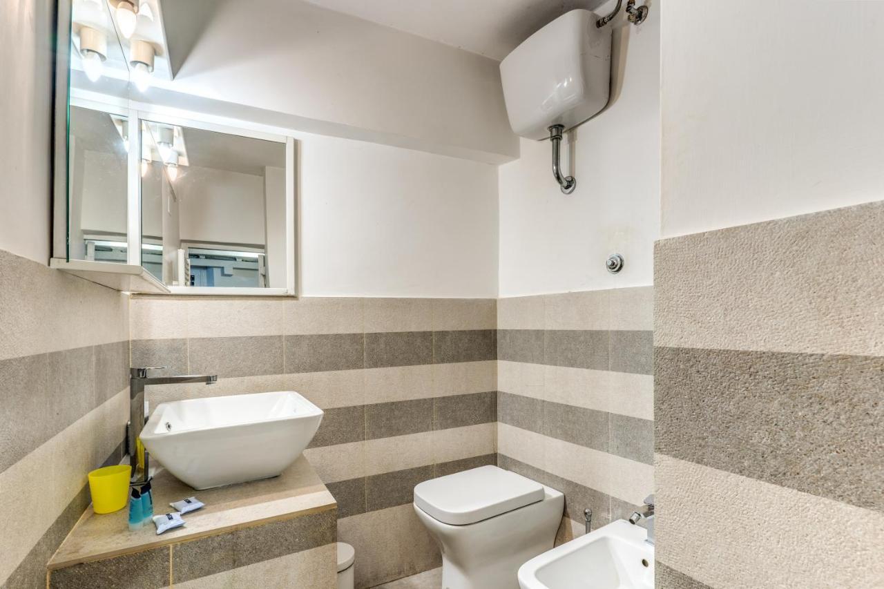 Lovely Spacious Apartment Near The Colosseum Рим Екстериор снимка